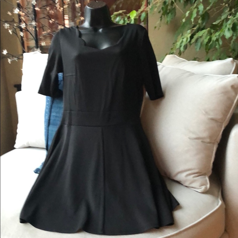 Perfect knee length dress for office or dress up
